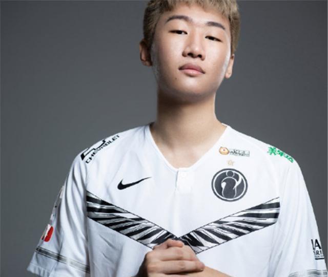 华体会官方平台 篮网前途光明！，JackeyLove新星锐不可当表现突出气势如虹延续