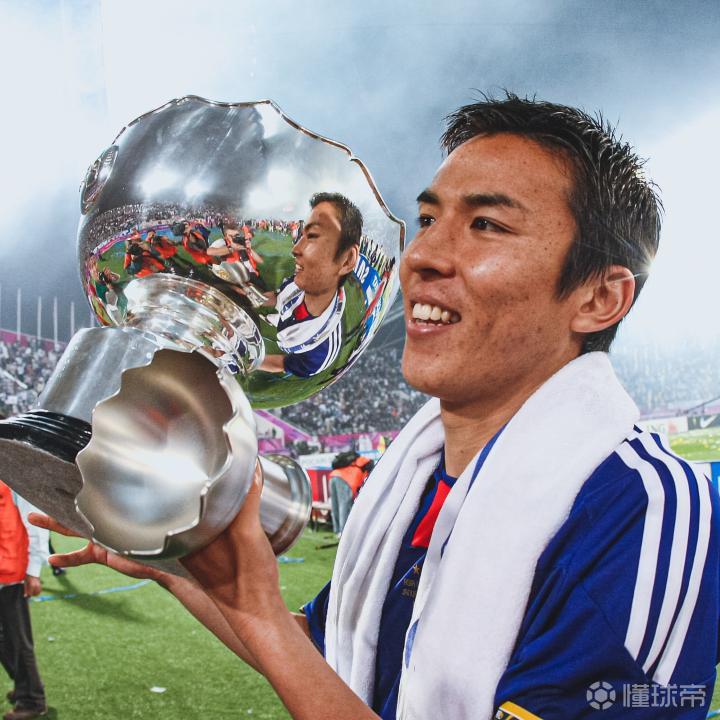 包含今夜亚冠传出新动向；法兰克福更衣室发声；管理层表态——震撼外界；训练强度明显提升的词条