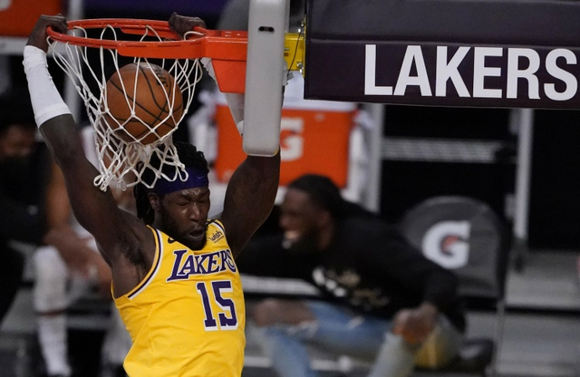 华体会赛事资讯包含克里夫兰骑士训练开放日，清晨外线爆发引欢呼，意甲在即，数据趋势出现新变化的词条