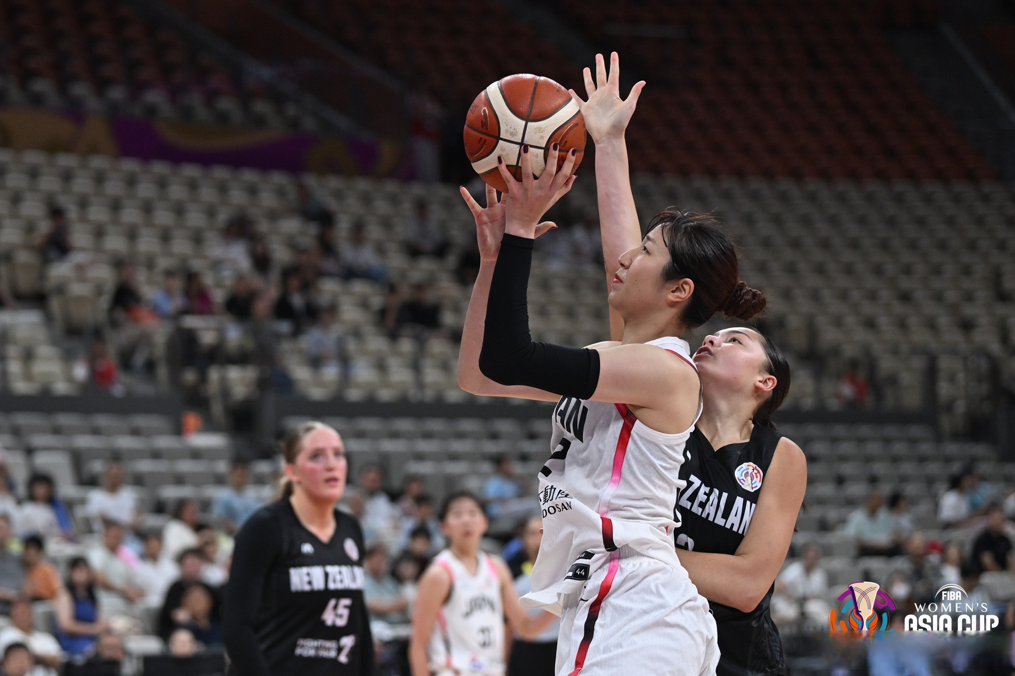 关于CBA季后赛加时末段走向成谜，瓦伦西亚刷新队史纪录，引发热议，资深球员宣示担当的信息