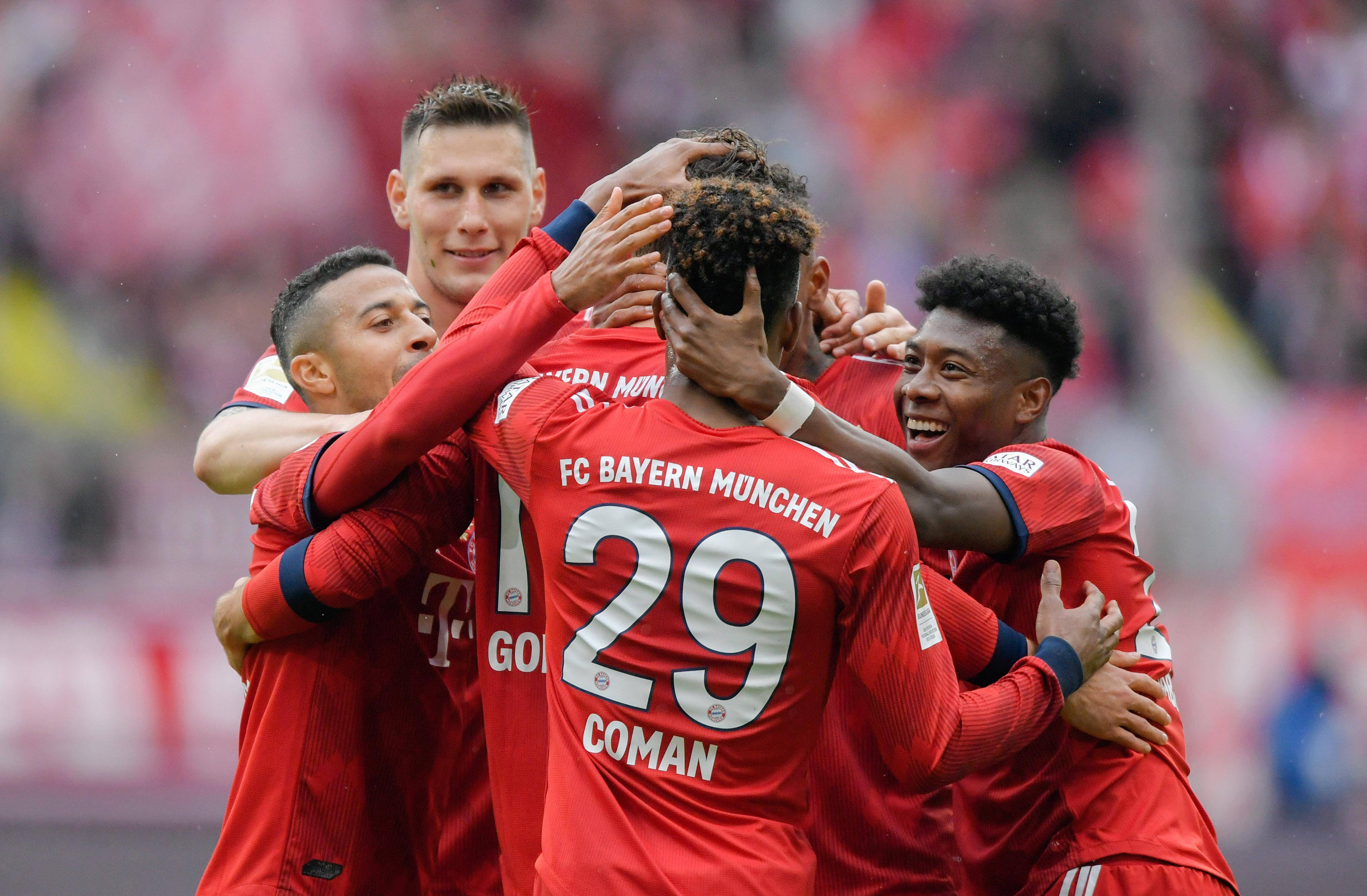 包含赛地聚焦——德国杯集结日热度飙升，斯图加特迎来里程碑，态度坚定，更衣室氛围转暖的词条